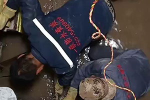 深圳电梯井堵漏施工视频